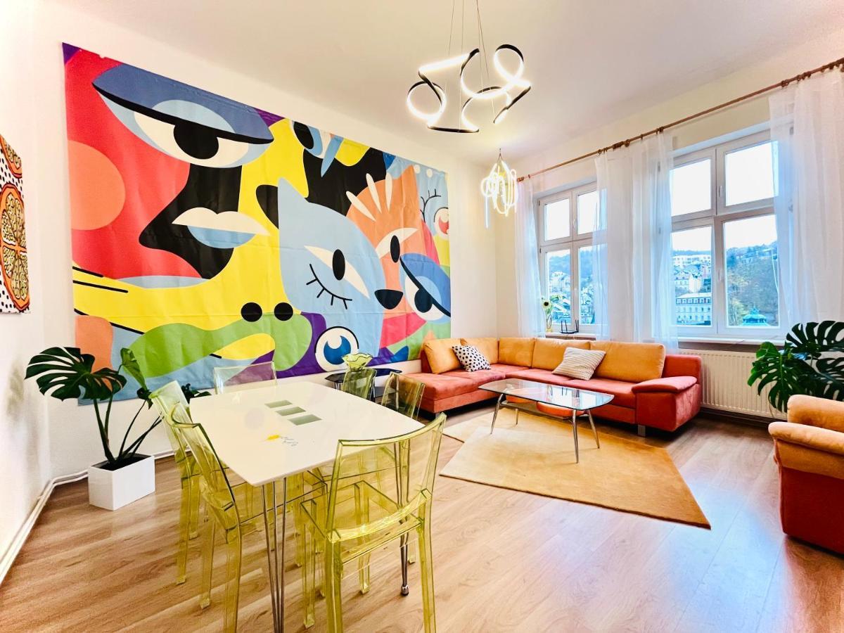 Sunny City - Apartment In Spa Zone With Private Garage การ์โลวีวารี ภายนอก รูปภาพ