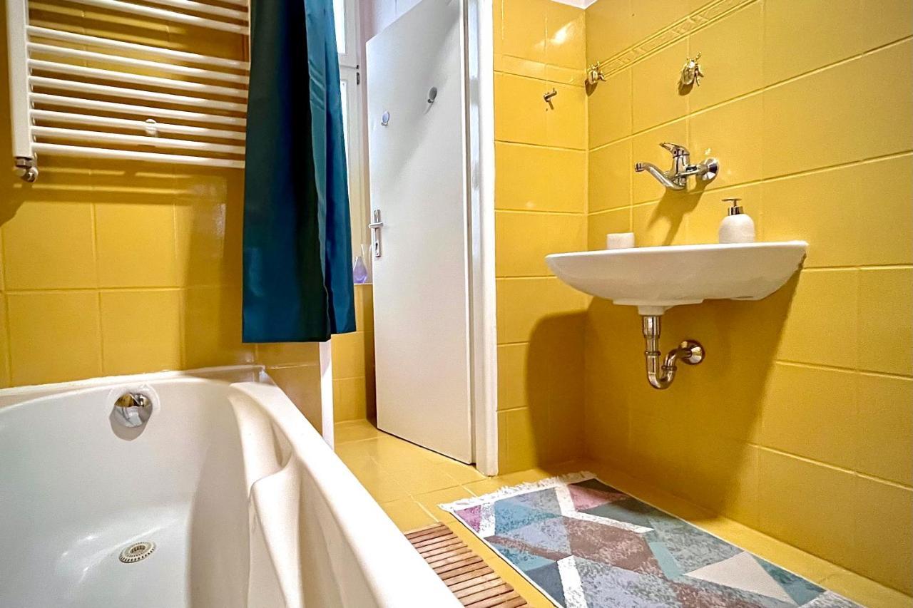 Sunny City - Apartment In Spa Zone With Private Garage การ์โลวีวารี ภายนอก รูปภาพ
